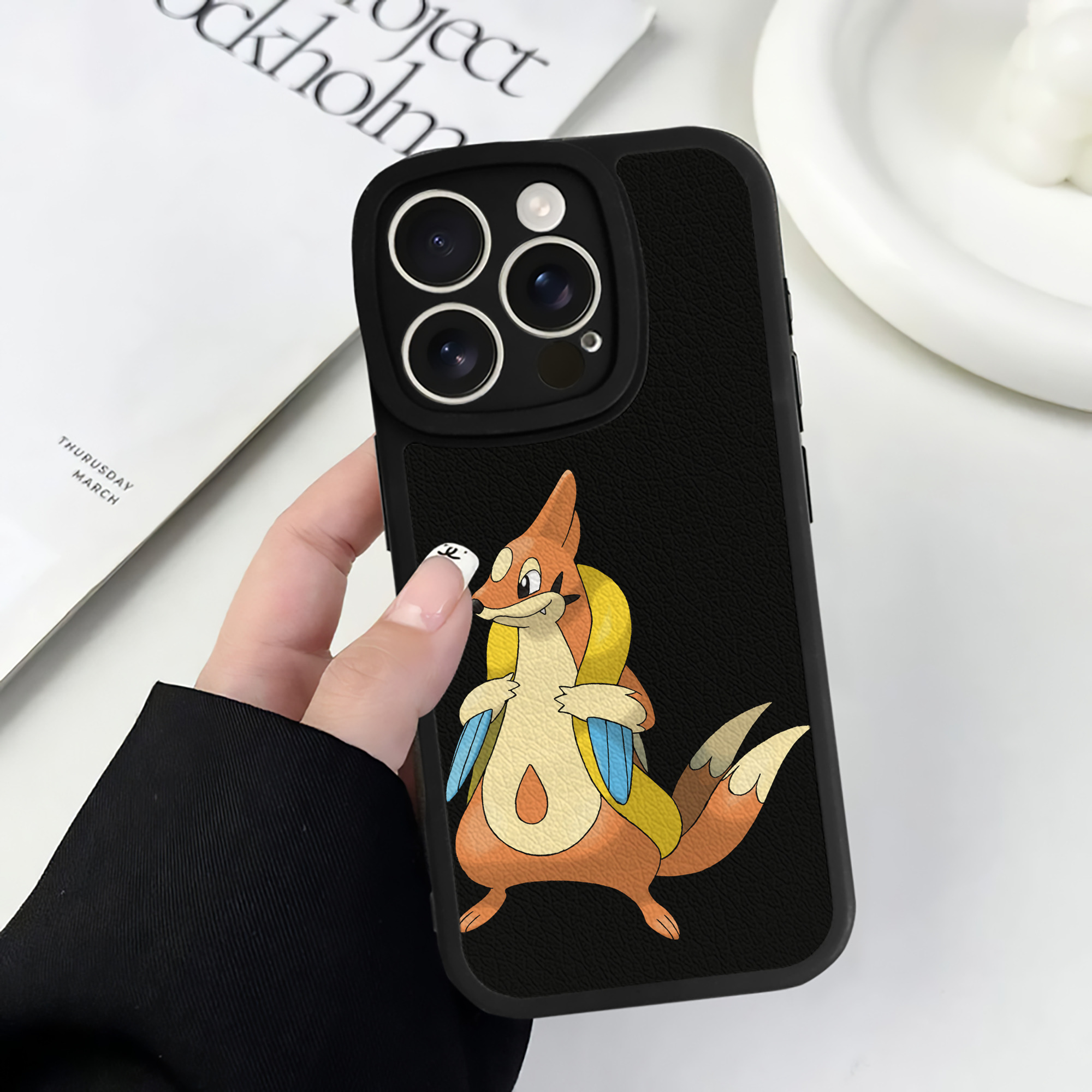 （画像用） ポケットモンスター Pokémon 【iPhone 16シリーズ対応】シリコンスマホケース（レザー調） 材質：シリコン